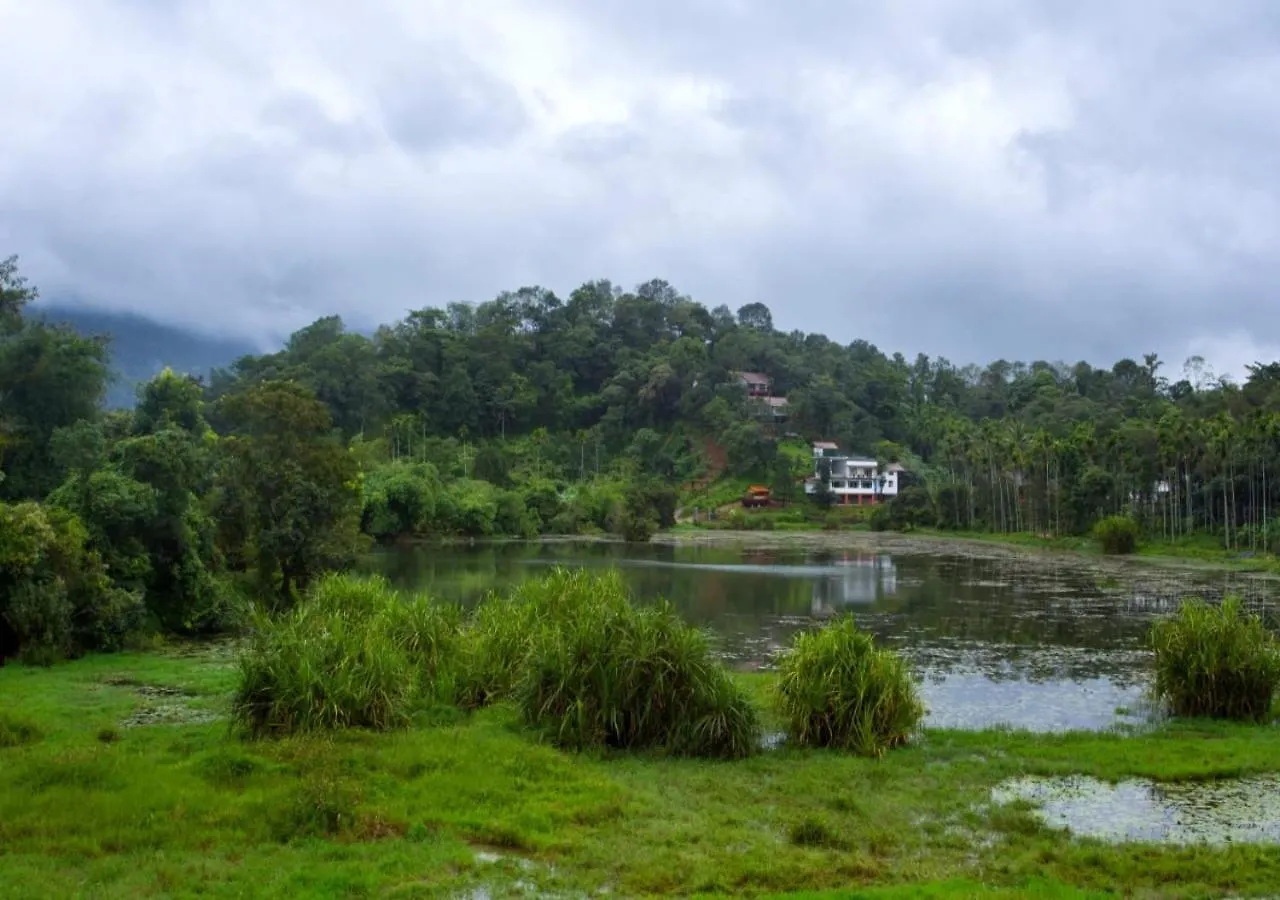 Karlad Lake Resort - Vajanad 3*,